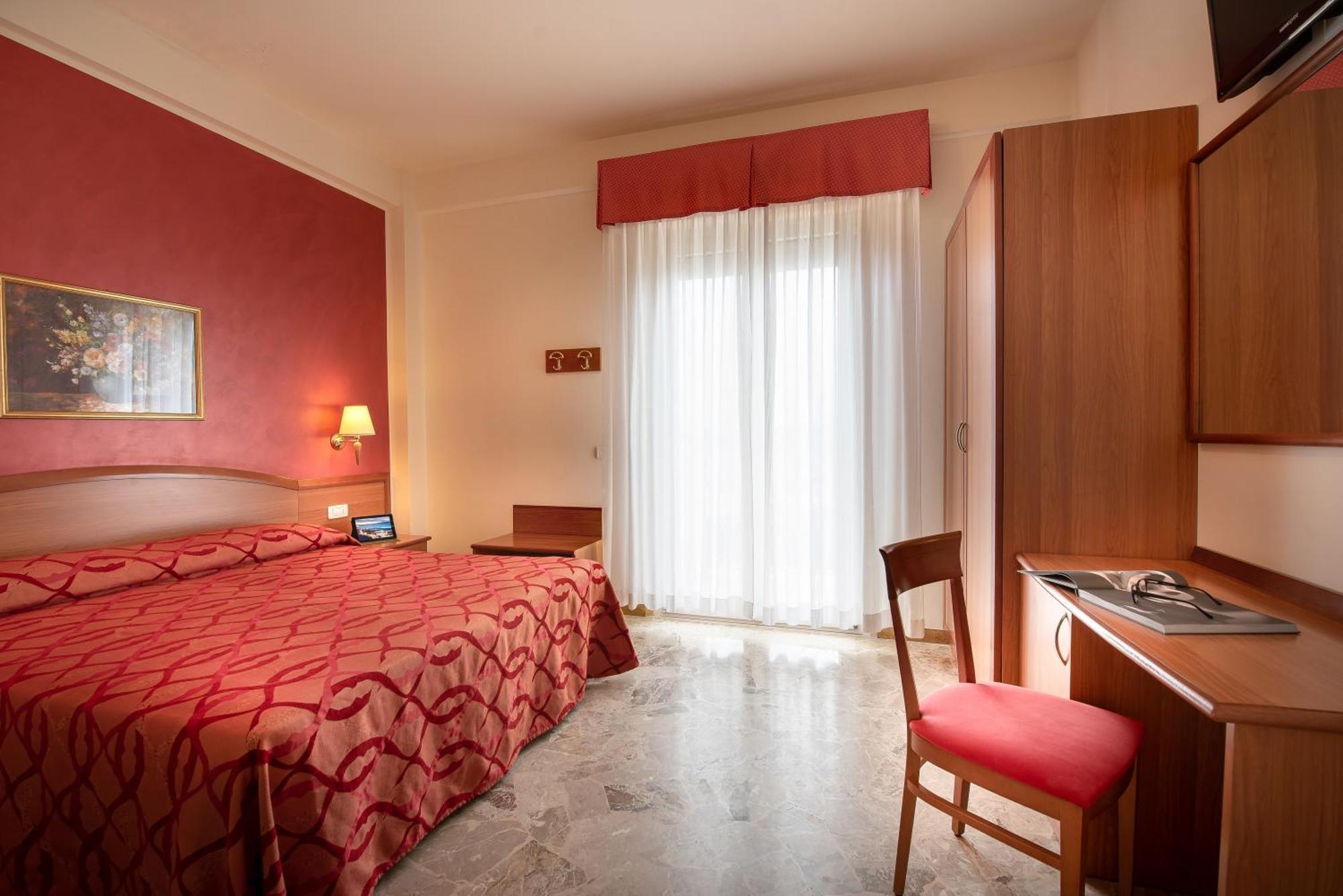 Hotel Tiffany Rimini Exterior photo