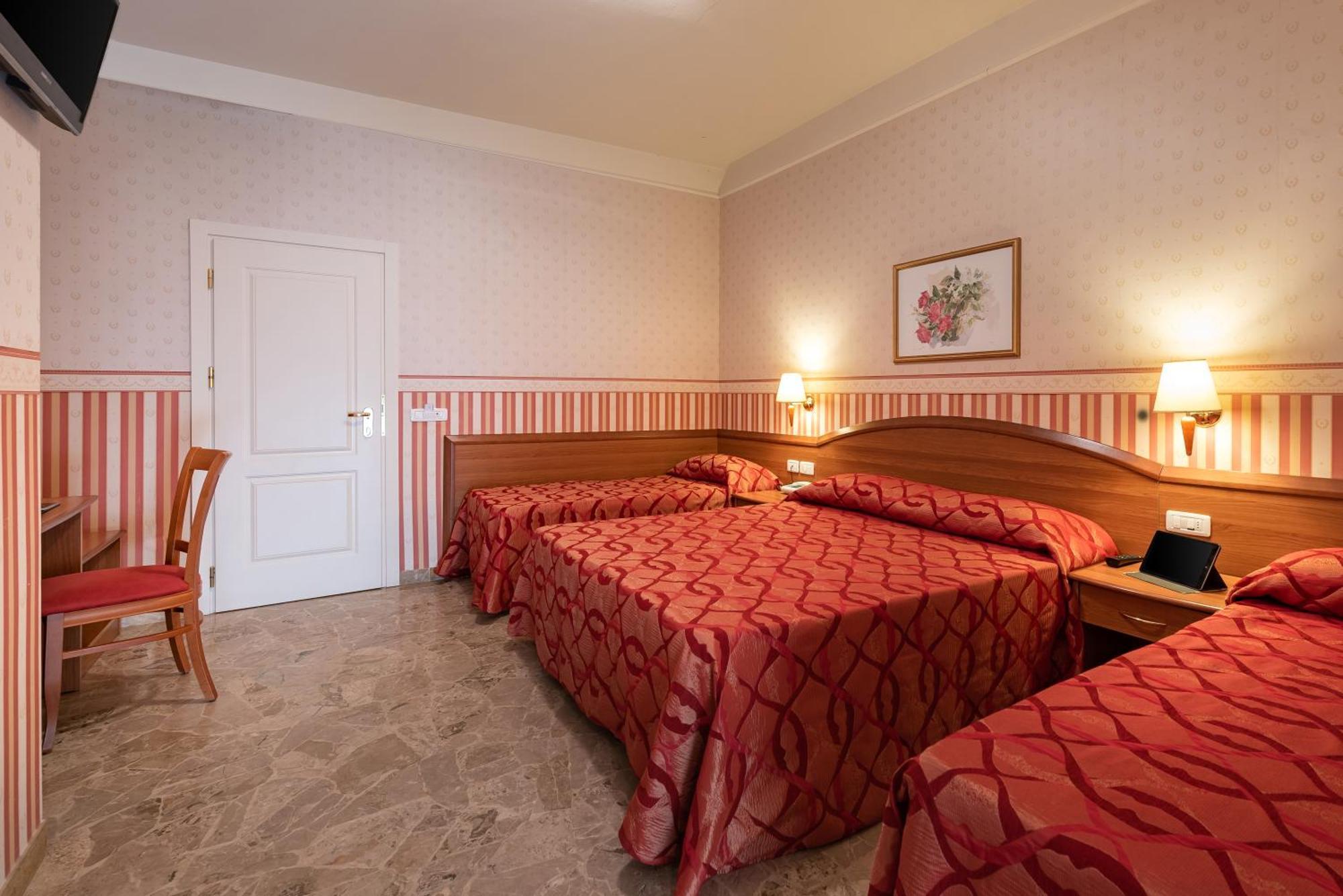 Hotel Tiffany Rimini Exterior photo
