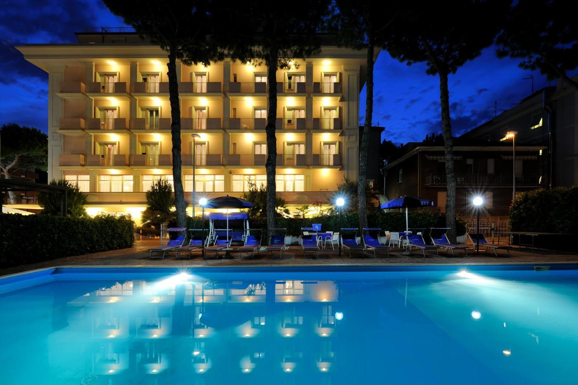 Hotel Tiffany Rimini Exterior photo